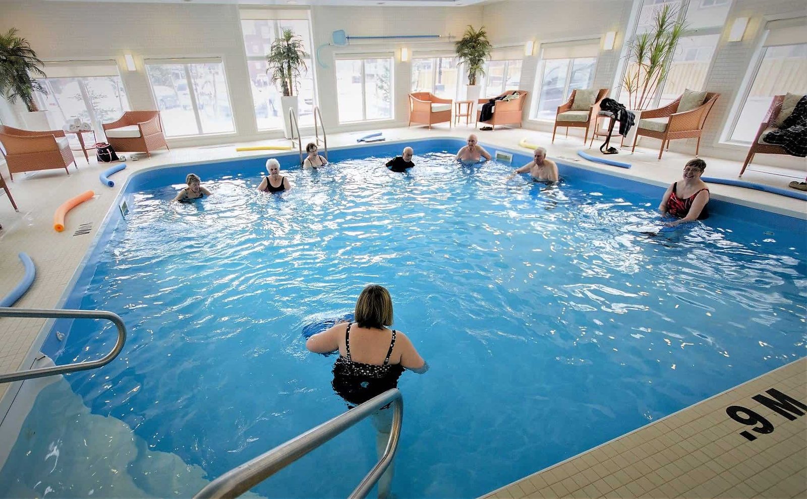 Gelenkschonend stark: Warum Wassergymnastik wirkt